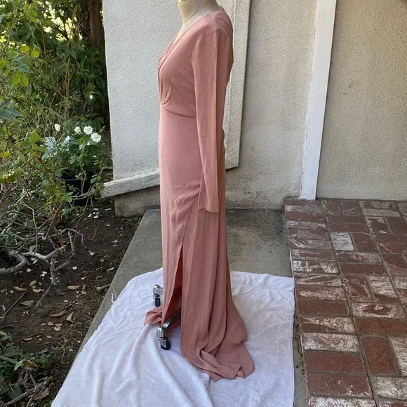 Elegant Long Sleeve Plunge Maxi Dress in Rose - Picture 4 of 14